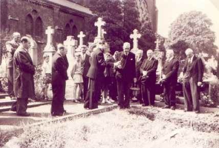 De begrafenis in 1957